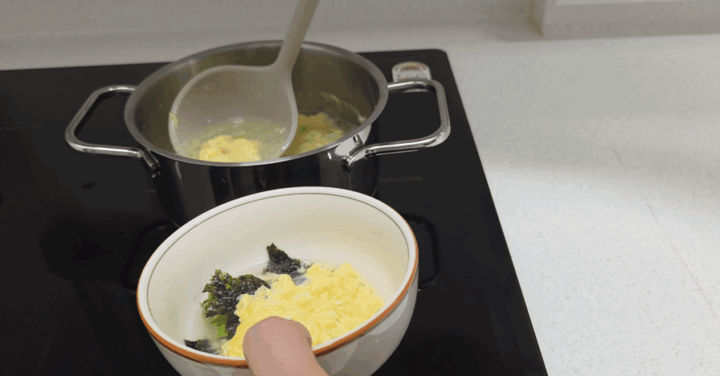 끓는 물에 계란만 올바르게 부으면 5분 완성 중식 계란탕! 간단한 계란 요리의 정석. 치킨스톡·전분 비율과 계란 요리 레시피 핵심 팁, 계란탕 레시피 업그레이드까지 한 번에 정리합니다.