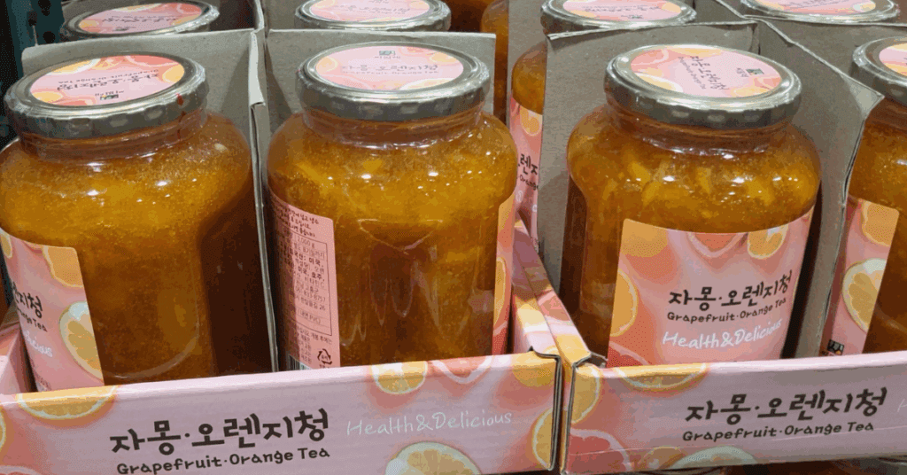 잘나가는 카페 사장들이 싹쓸이하는 코스트코 간식 꿀템 10가지를 가격·활용법과 함께 정리했습니다. 코스트코 카페 운영 팁, 코스트코 간식 추천, 코스트코 추천 리스트로 매출을 올려보세요.