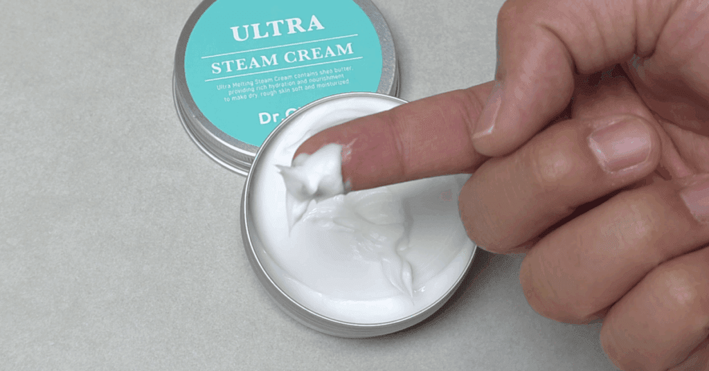 겨울 대비 필수 다이소 추천템 2025 리스트 10가지를 총정리했습니다. 방한템, 보습템, 외풍 차단, 결로 방지 등 꼭 사야 할 다이소 꿀템을 한눈에 확인해 보세요.