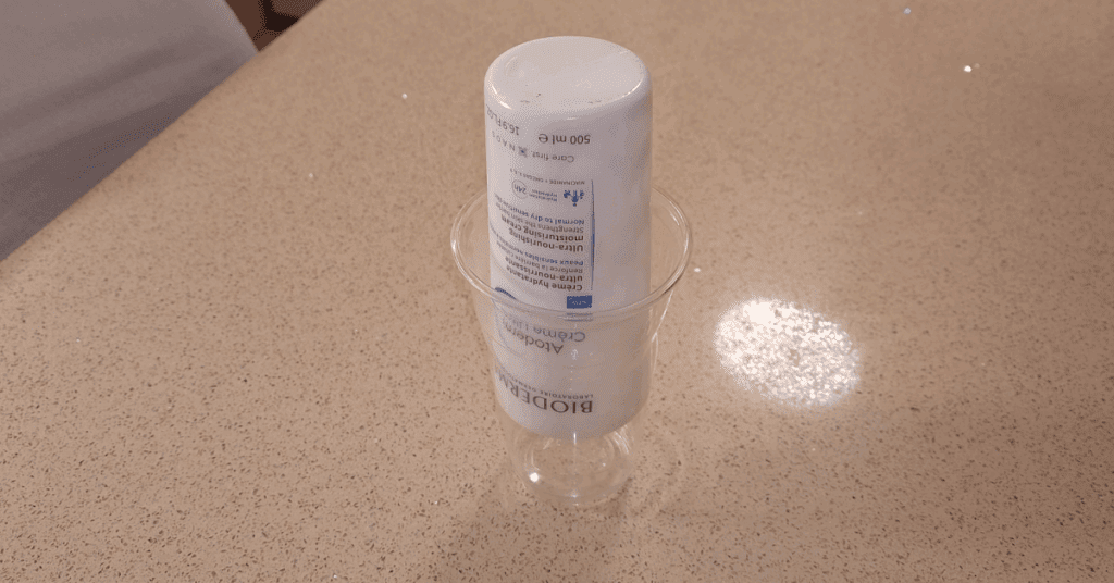 2주는 더 쓸 수 있는데 왜 버리시나요? 화장품 남김 없이 다쓰는 법과 커피컵 활용 꿀팁