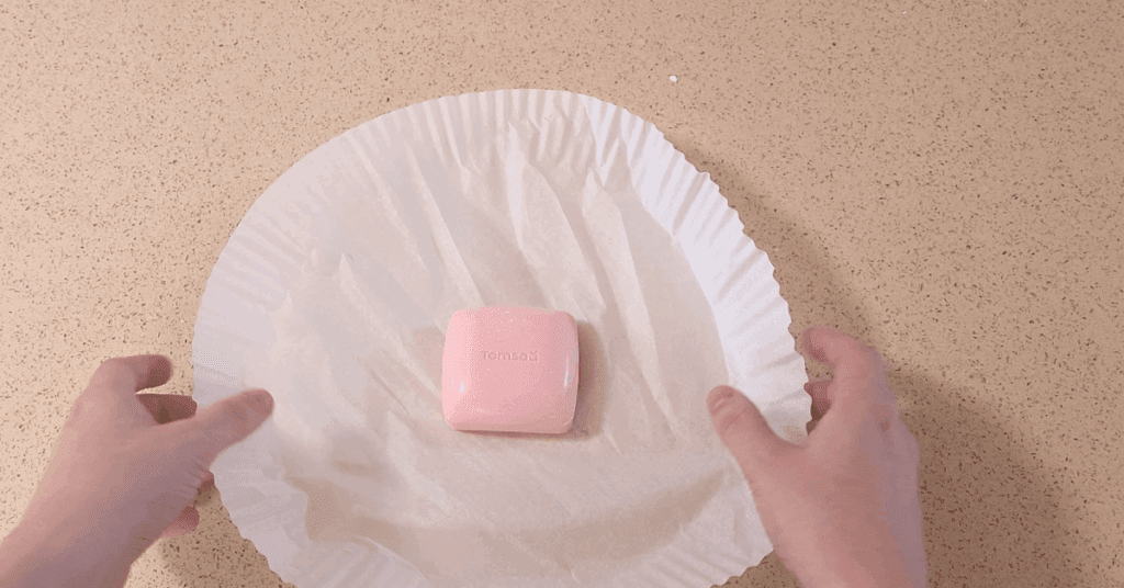 비누 전자레인지 30초로 말랑해져 얇게 소분하는 생활꿀팁을 소개합니다. 여행, 캠핑용으로 간편하며, 종이 비누 만들기 방법을 한 번에 정리합니다.