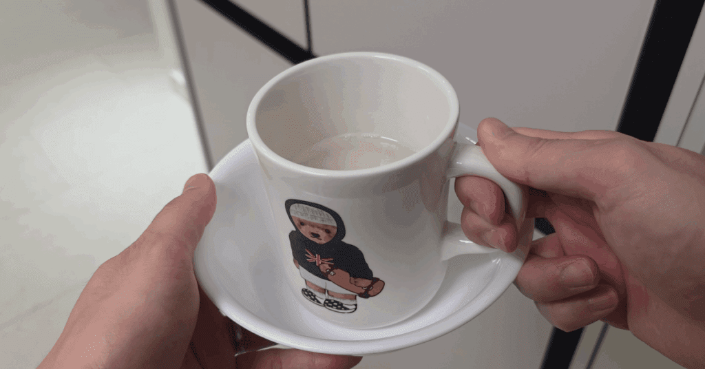 머그컵 하나로 전자레인지로 밥하기! 10분 만에 맛있는 밥 짓기 완성하는 방법을 소개합니다. 머그컵 밥 짓기, 전자레인지 머그컵 밥, 누구나 쉽게 따라 하는 레시피입니다.