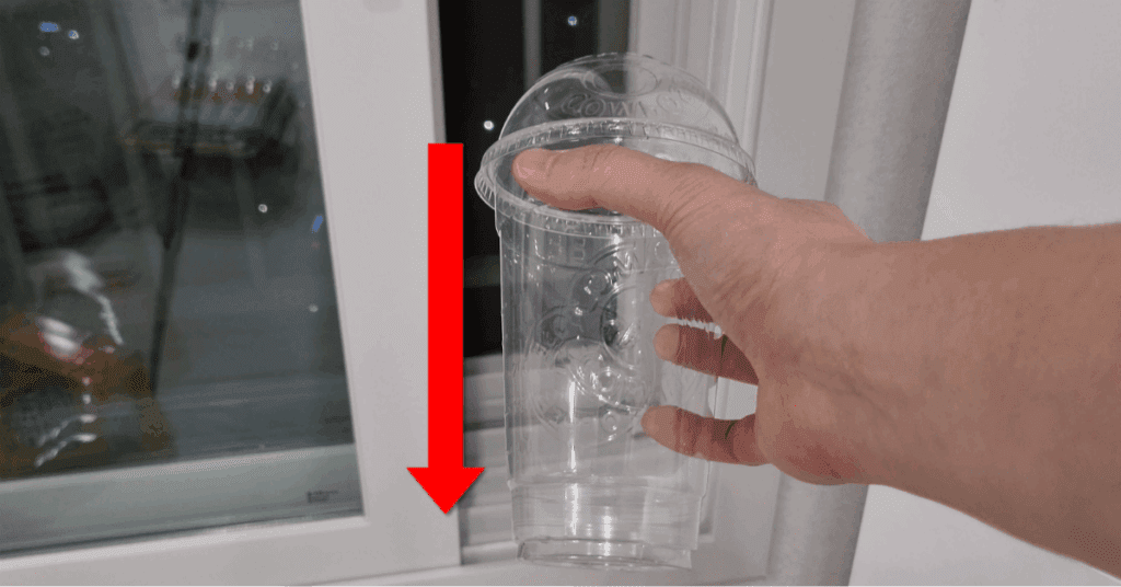 창틀 청소 방법