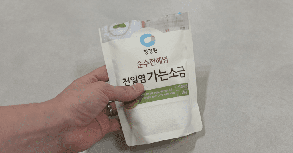 소금물 30분 담금만으로 고구마 삶는법이 달라집니다. 제철 고구마를 더 달콤하고 촉촉하게! 비율, 시간, 고구마 삶기·굽기·에어프라이어 팁까지 생활 꿀팁 총정리.