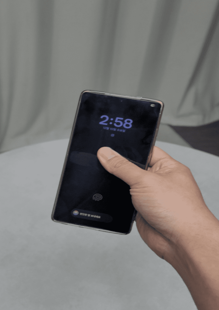 휴대폰 도청·스마트폰 도청이 찝찝하다면 갤럭시 보안 설정부터 점검하세요. 구글 맞춤설정/진단 데이터/광고 ID를 끄는 보안 꿀팁을 정리했습니다.