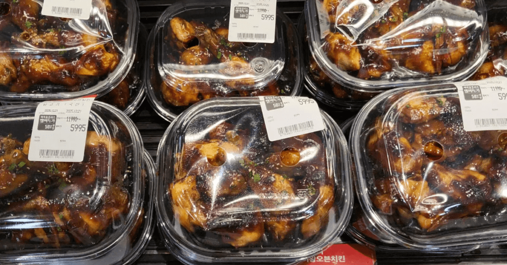 홈플러스 세일 기간 꼭 사야 할 홈플러스 추천 상품 10가지를 소개합니다. 샐러드 치킨 샤인머스캣 등 가성비 넘치는 홈플러스 추천 제품 정보와 가격을 확인하고 알뜰한 쇼핑 리스트를 만들어보세요. 마진 0원에 가까운 홈플러스 추천 아이템으로 식비를 절약할 수 있습니다.