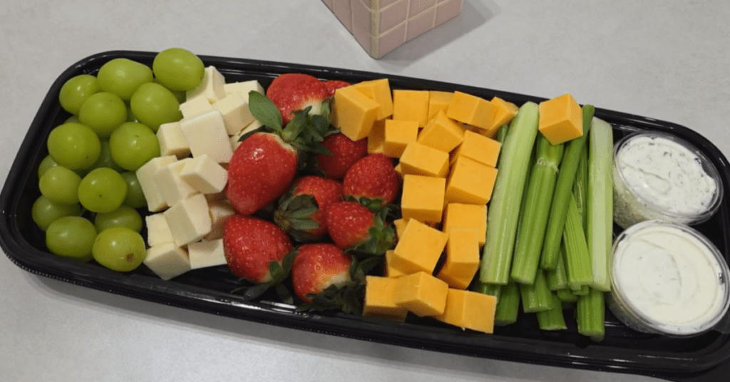 코스트코 음식 과일 치즈 플래터