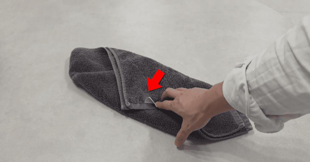 호텔 수건 개는 법 중앙 맞춤 롤 방식