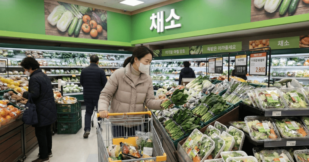 마트에서 신선한 야채 고르기