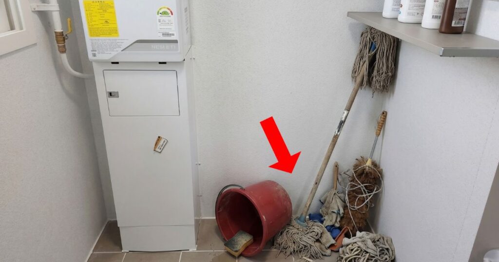 이걸로 청소가 가능하다고? 생각치도 않았던 반전 쓰임새에 난리난 숨겨진 청소 꿀템 3가지 2