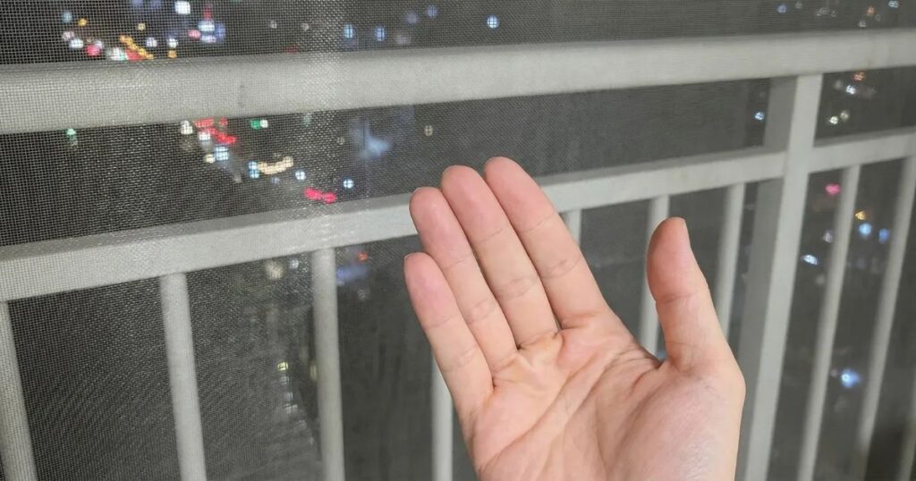 이걸로 청소가 가능하다고? 생각치도 않았던 반전 쓰임새에 난리난 숨겨진 청소 꿀템 3가지 9